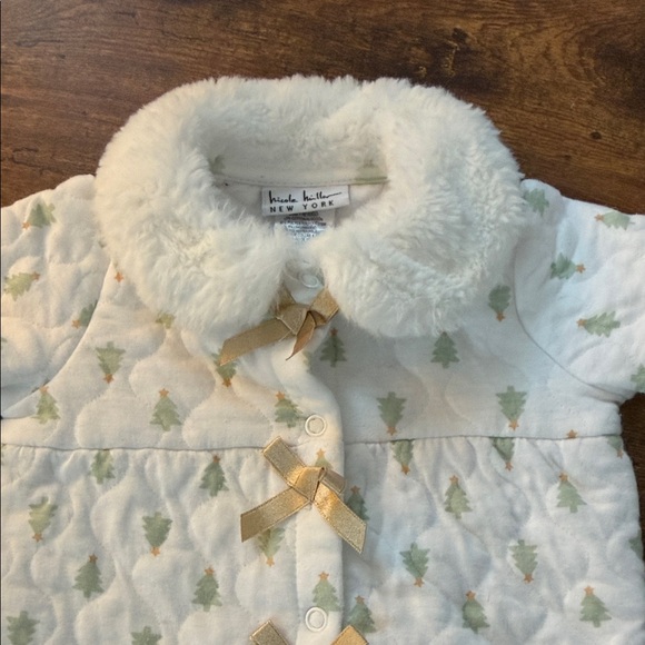 Adorable Holiday White and Gold Kids Footie - Picture 3 of 8